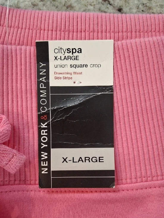 Vintage New York & Company Pink Capri Joggers with Pink And White Side Stripes - Picture 2 of 12